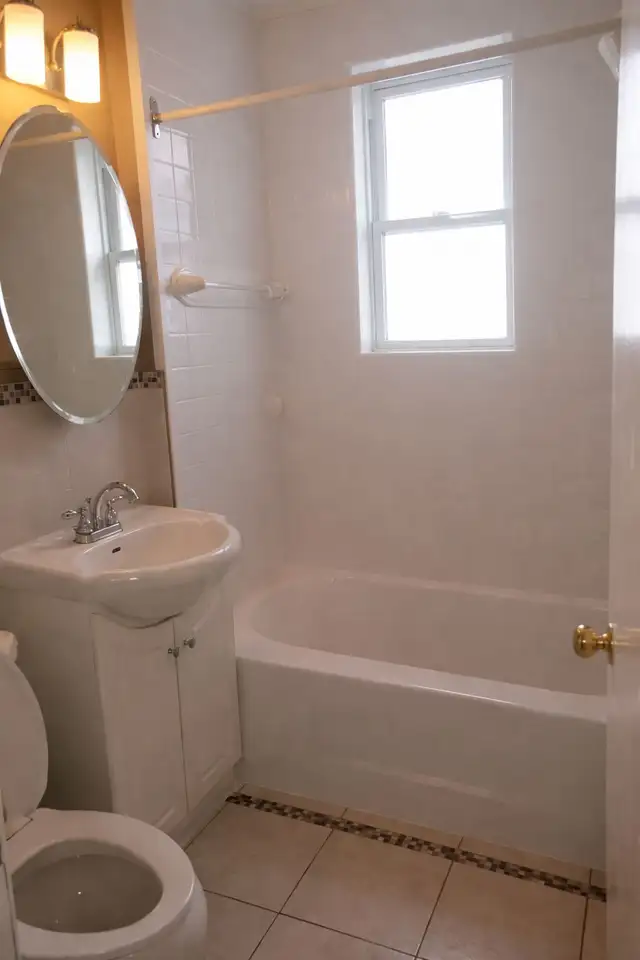 NDG Large and bright 5 1/2 for the 1st of July - Photo 7