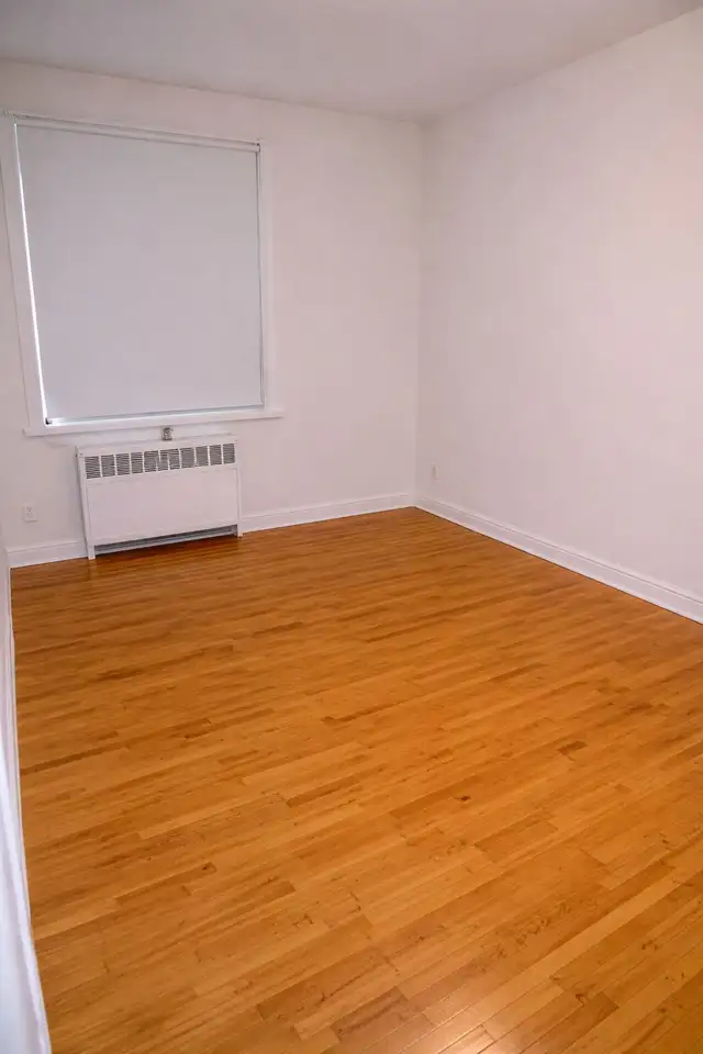 NDG Large and bright 5 1/2 for the 1st of July - Photo 8