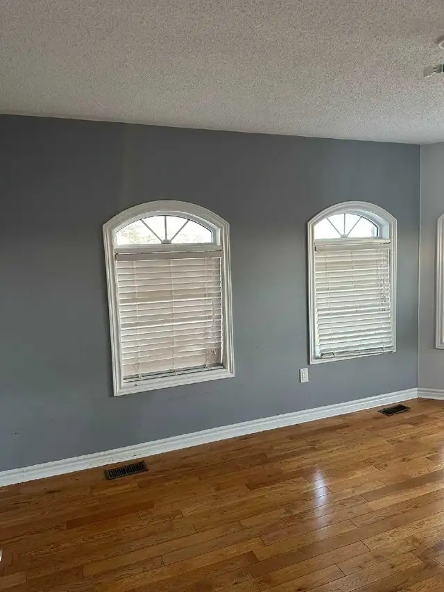 upstairs master bedroom- Vaughan - Photo 2