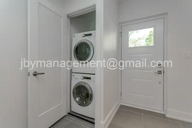 Bright, modern 2-bedroom apartment in Annex - Photo 2