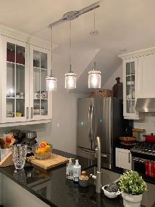 Bright, modern 2-bedroom apartment in Annex - Photo 5