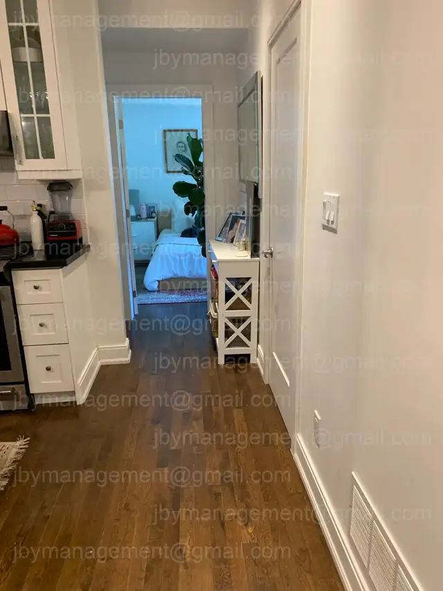 Bright, modern 2-bedroom apartment in Annex - Photo 7