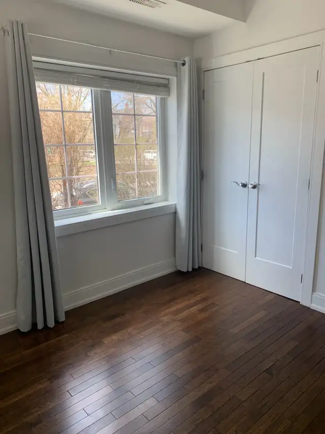 Bright, modern 2-bedroom apartment in Annex - Photo 8