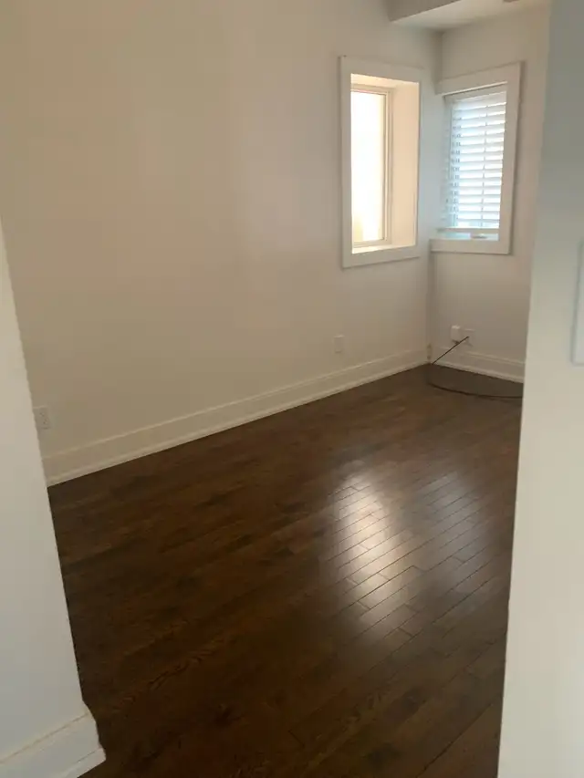 Bright, modern 2-bedroom apartment in Annex - Photo 9