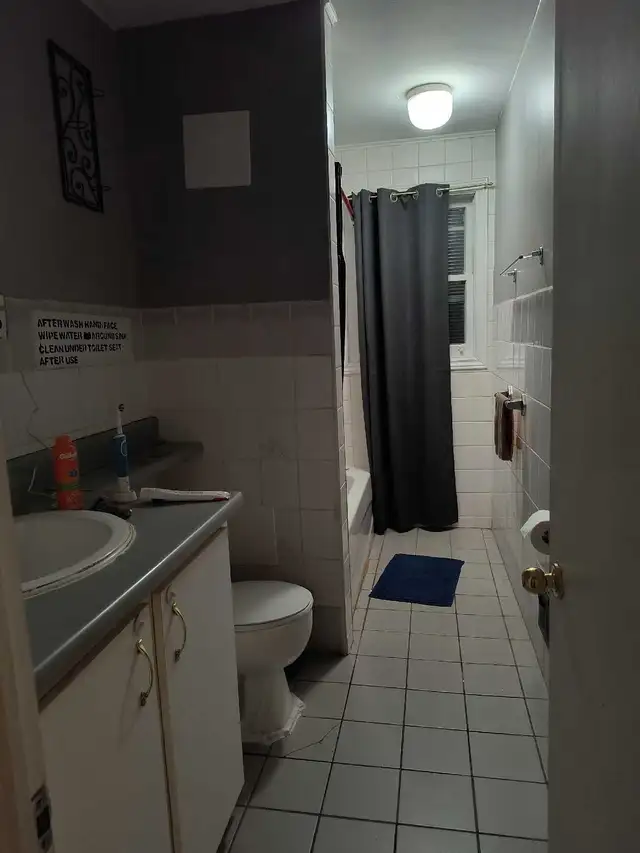 one furnished bedroom - Photo 3