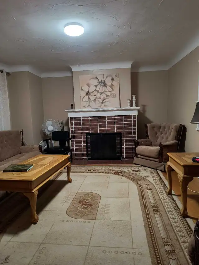 one furnished bedroom - Photo 5