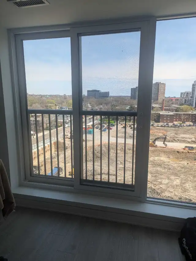 Beautiful Large Master Bedroom w Private Bath - Photo 9