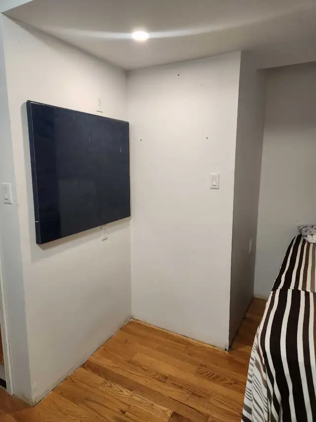 BEDROOM AVAILABLE IN BRAMPTON - Photo 4