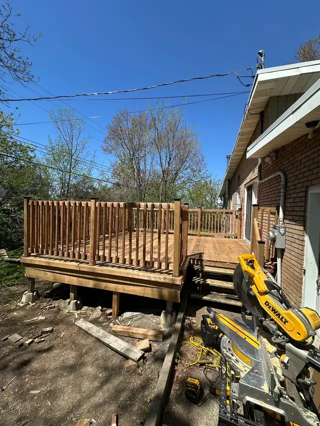 Free Custom Fences Deck - Photo 5
