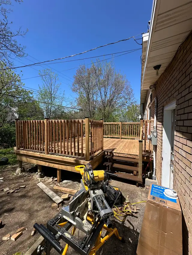 Free Custom Fences Deck - Photo 7