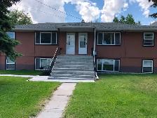 Marda Loop  2 Bedrooms Apartment upper floor $1575