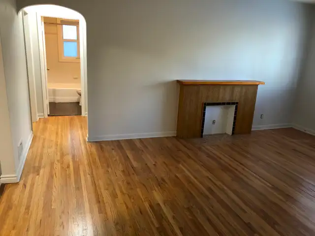 Marda Loop  2 Bedrooms Apartment upper floor $1575 - Photo 3