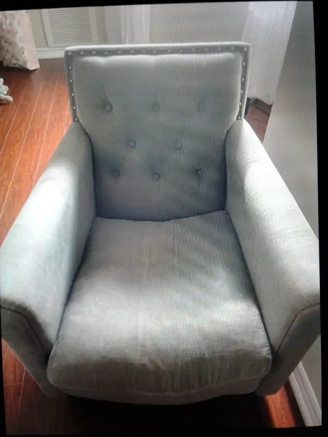 sofa chair / single-seater: $20 or trade