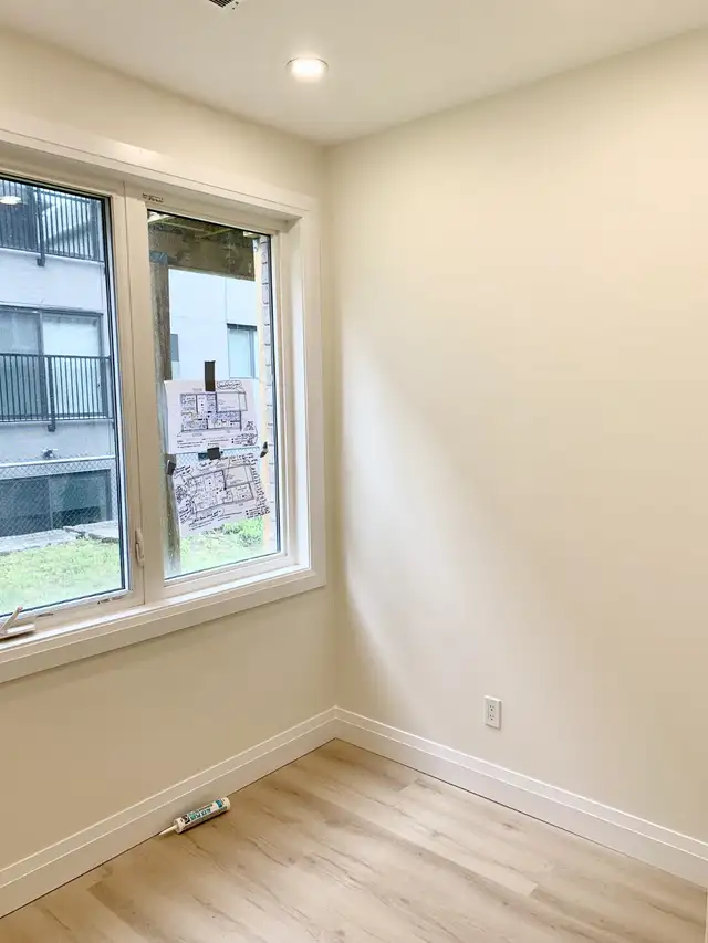 15 Mins. Walk to Trent University! - Bedroom 4 for Rent - Photo 9