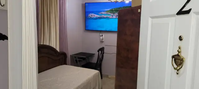 Short term room rental