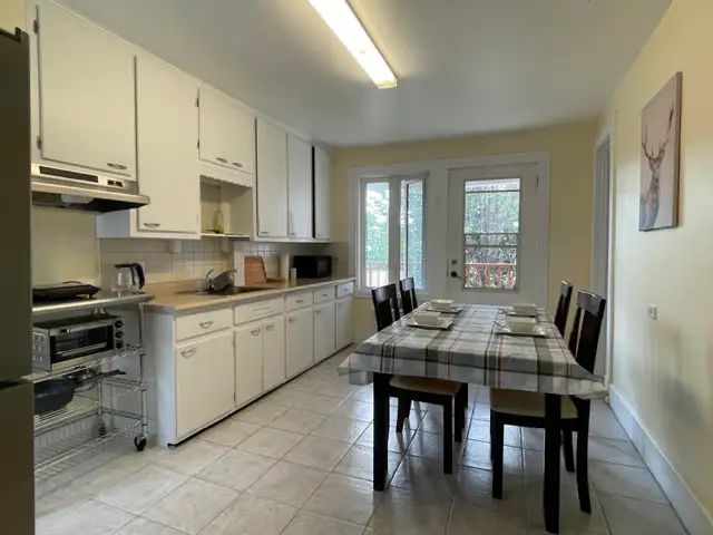 furnished 3 Bedroom -metro cote vertu-family of 6 or 3 students - Photo 6