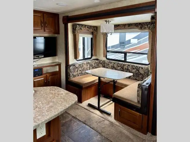 2013 Keystone RV Cougar Half-Ton Series 27RBSWE - Photo 6