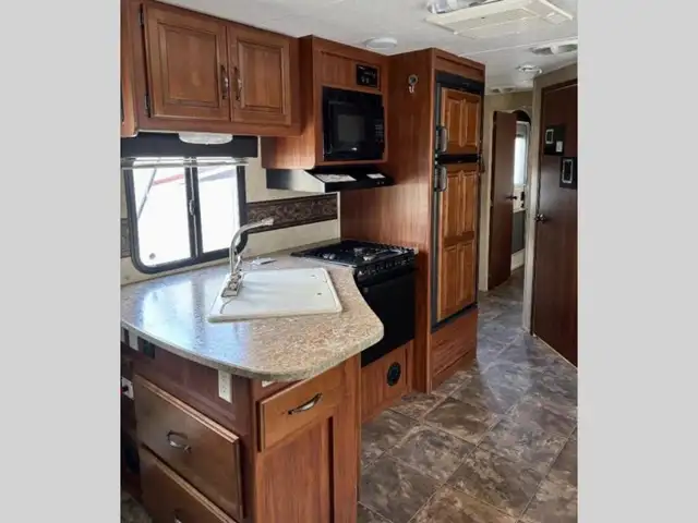 2013 Keystone RV Cougar Half-Ton Series 27RBSWE - Photo 7