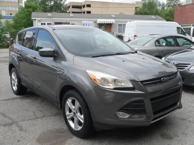 2014 Ford Escape FWD 4dr SE - Photo 2