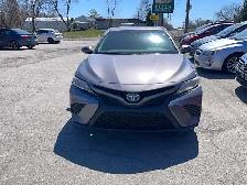 2019 Toyota Camry HYBRID SE