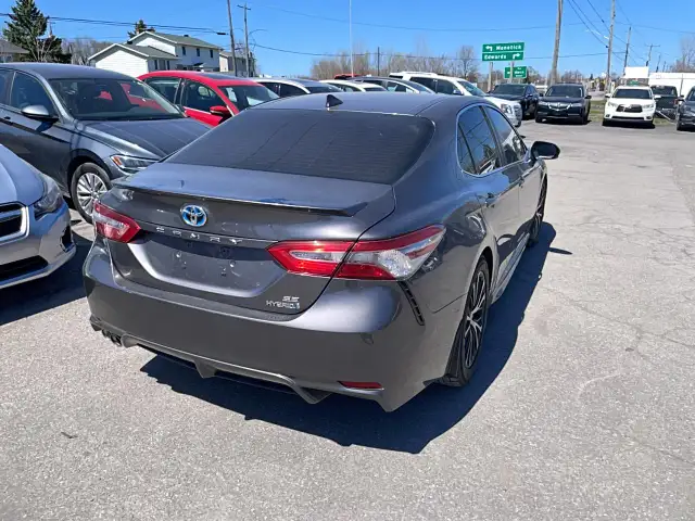 2019 Toyota Camry HYBRID SE - Photo 4