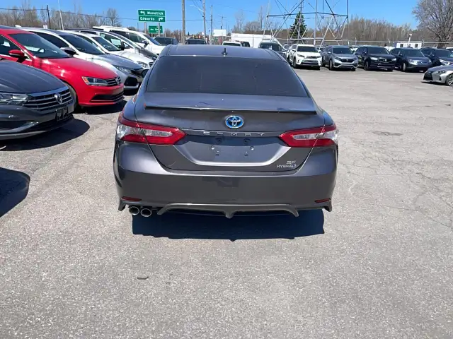 2019 Toyota Camry HYBRID SE - Photo 5