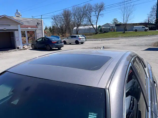 2019 Toyota Camry HYBRID SE - Photo 9