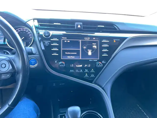 2019 Toyota Camry HYBRID SE - Photo 19