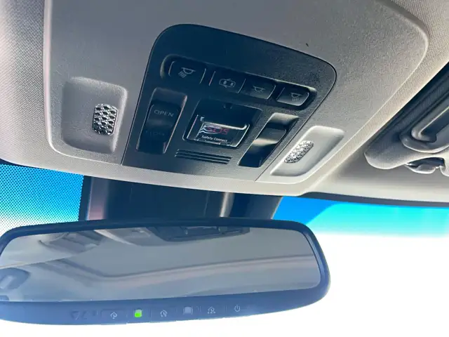 2019 Toyota Camry HYBRID SE - Photo 22