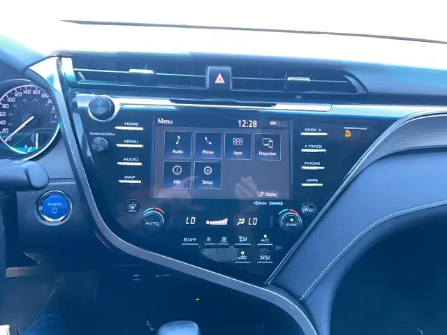 2019 Toyota Camry HYBRID SE - Photo 25