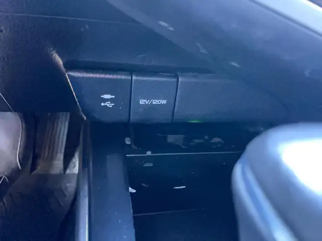 2019 Toyota Camry HYBRID SE - Photo 26