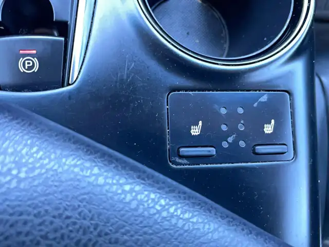 2019 Toyota Camry HYBRID SE - Photo 29