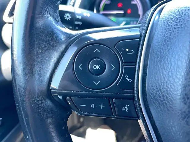 2019 Toyota Camry HYBRID SE - Photo 31
