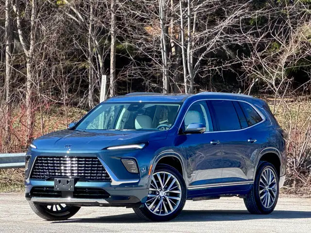 2026 Buick Enclave Avenir- Super Cruise - Trailering Pkg - Used - Photo 2