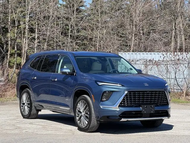 2026 Buick Enclave Avenir- Super Cruise - Trailering Pkg - Used - Photo 3