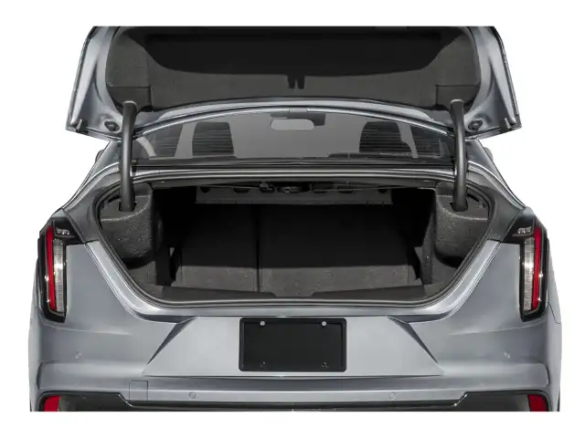 2025 Cadillac CT4-V - Photo 9