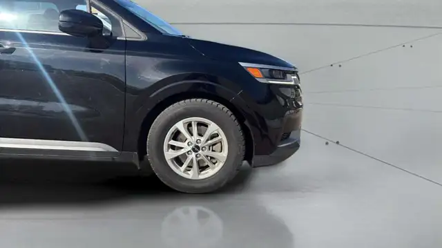 2022 Kia Carnival LX FWD Ltd Avail - Photo 10