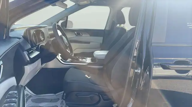 2022 Kia Carnival LX FWD Ltd Avail - Photo 14