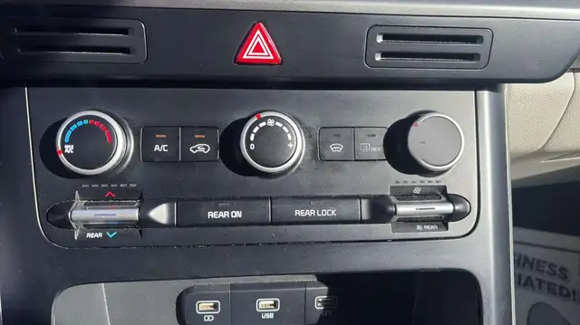 2022 Kia Carnival LX FWD Ltd Avail - Photo 20