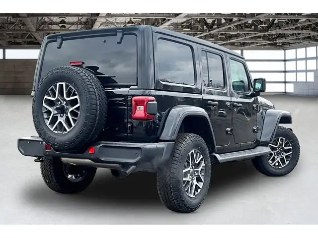2026 Jeep Wrangler Sahara - Photo 3