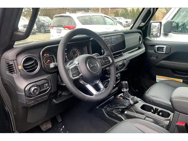 2026 Jeep Wrangler Sahara - Photo 6