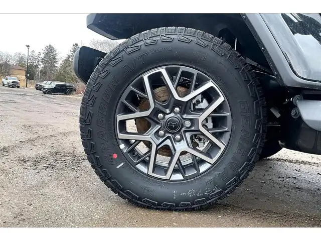 2026 Jeep Wrangler Sahara - Photo 12