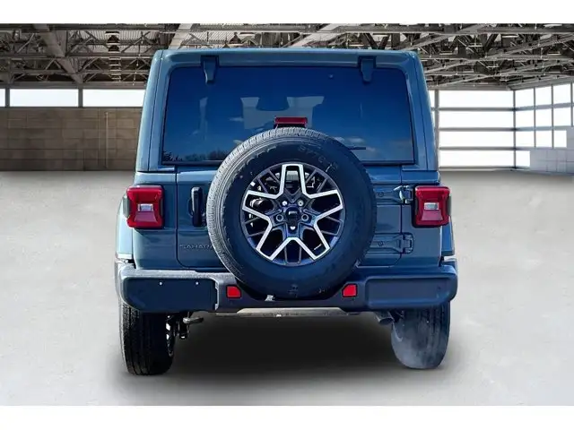 2026 Jeep Wrangler Sahara - Photo 4
