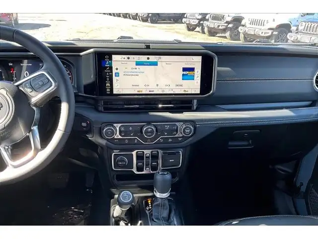 2026 Jeep Wrangler Sahara - Photo 7