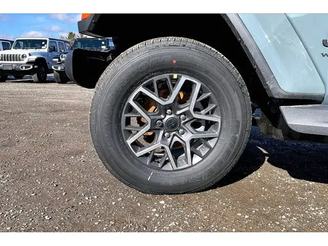 2026 Jeep Wrangler Sahara - Photo 12
