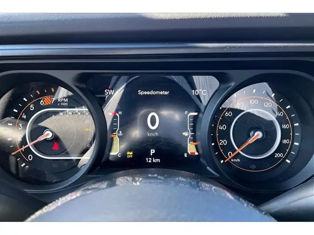 2026 Jeep Wrangler Sahara - Photo 14