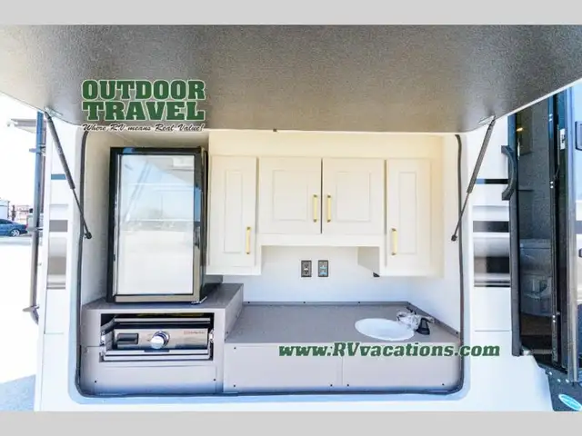 2026 Grand Design Influence 3904BH - Photo 8