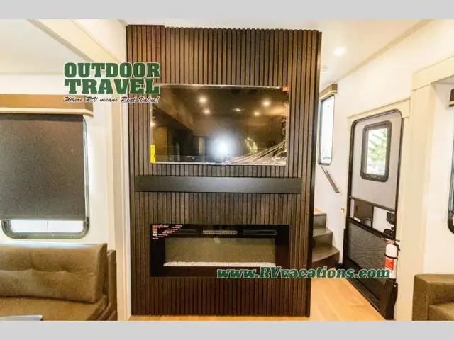 2026 Grand Design Influence 3904BH - Photo 15