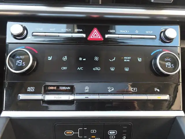 2025 Hyundai Santa Fe XRT XRT | Leather Seats | Sunroof | - Photo 15