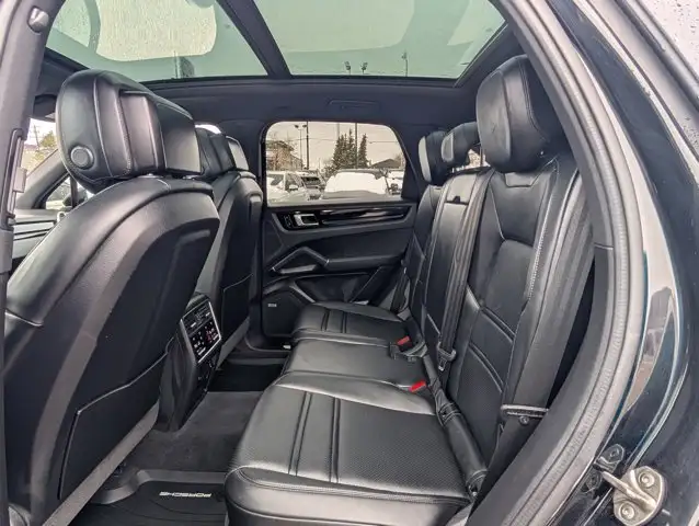 2021 Porsche Cayenne - Photo 20